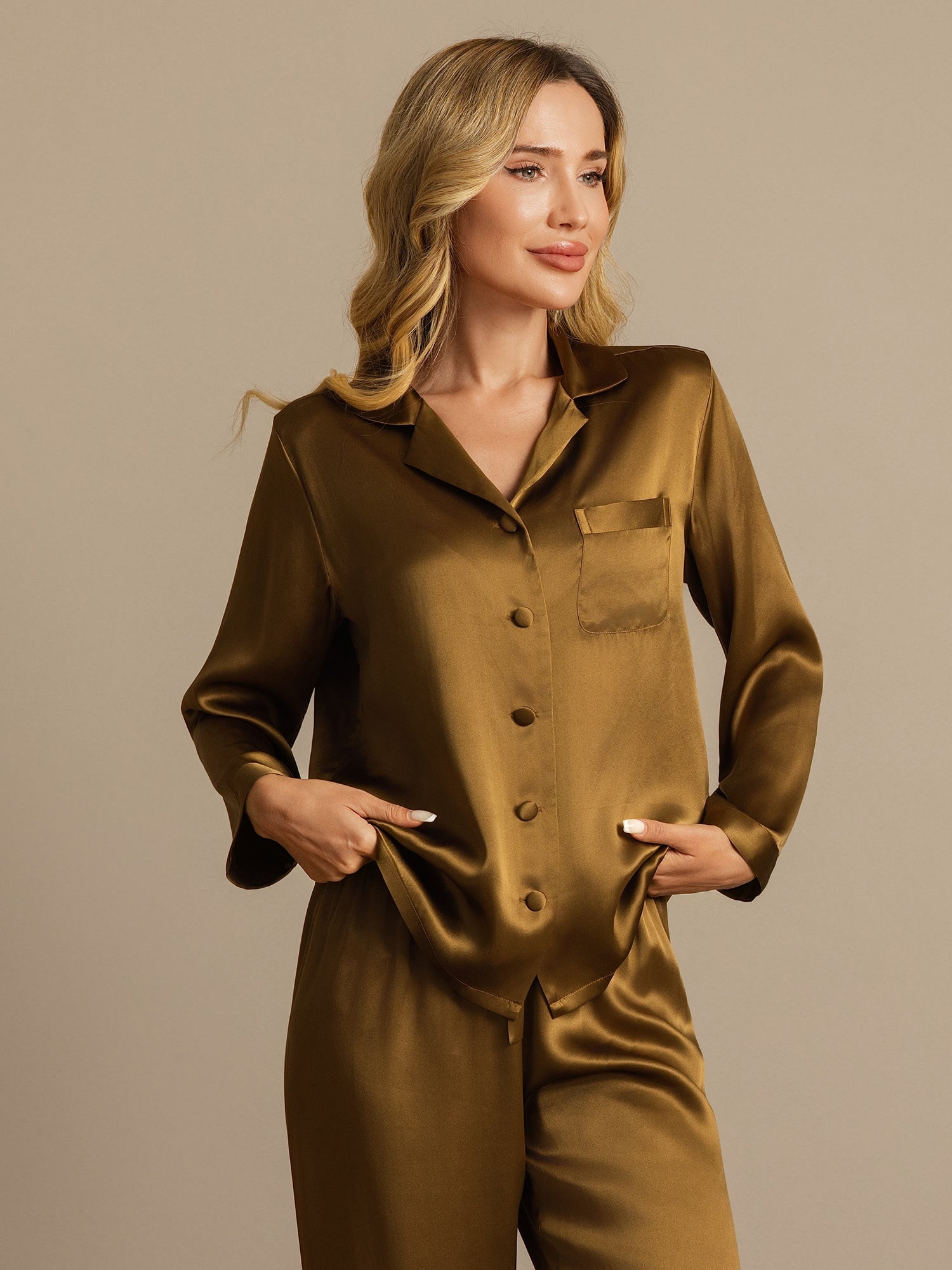 Pijama de seda pura con botones para mujer