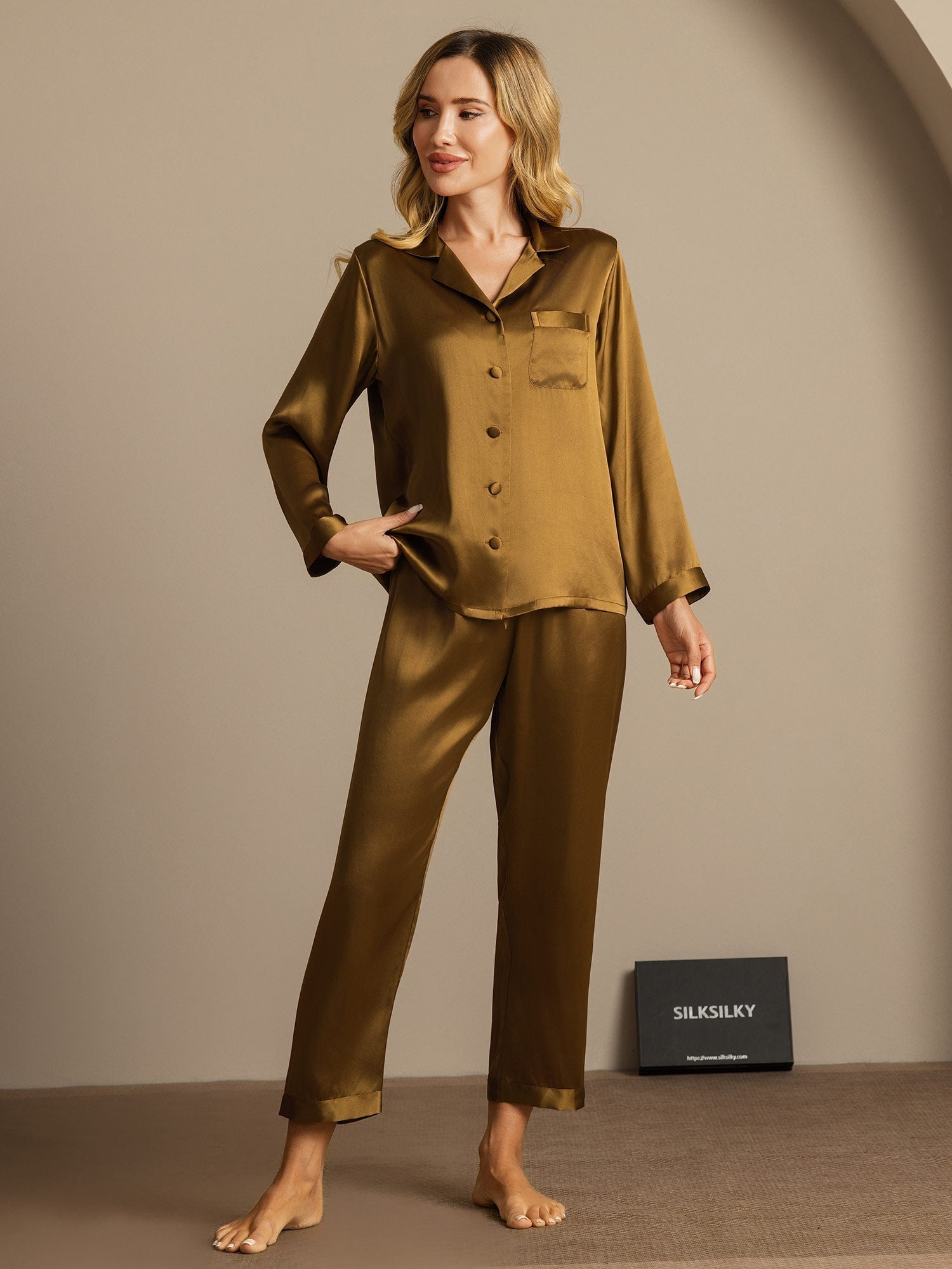 Pijama de seda pura con botones para mujer