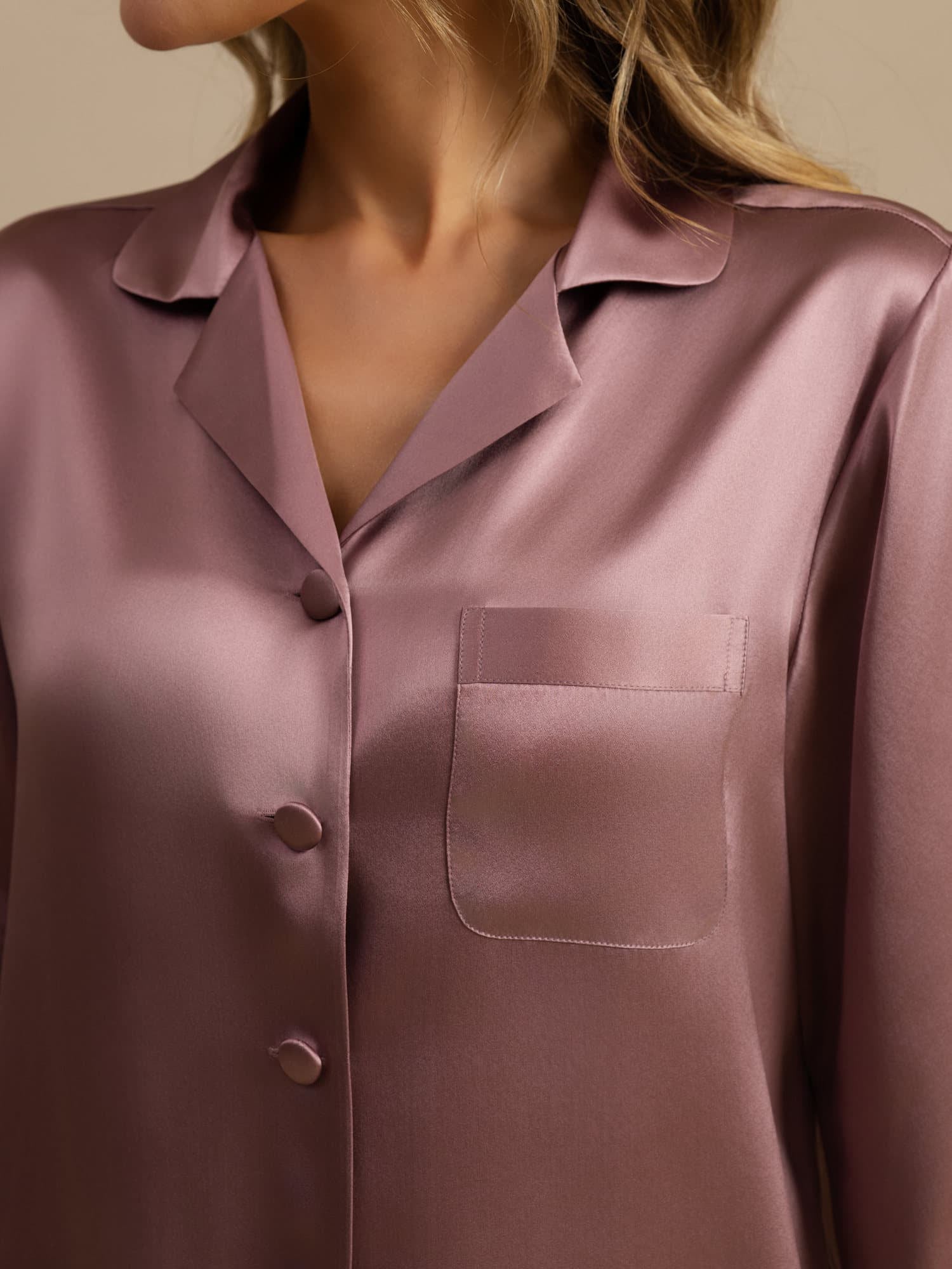Pijama de seda pura con botones para mujer