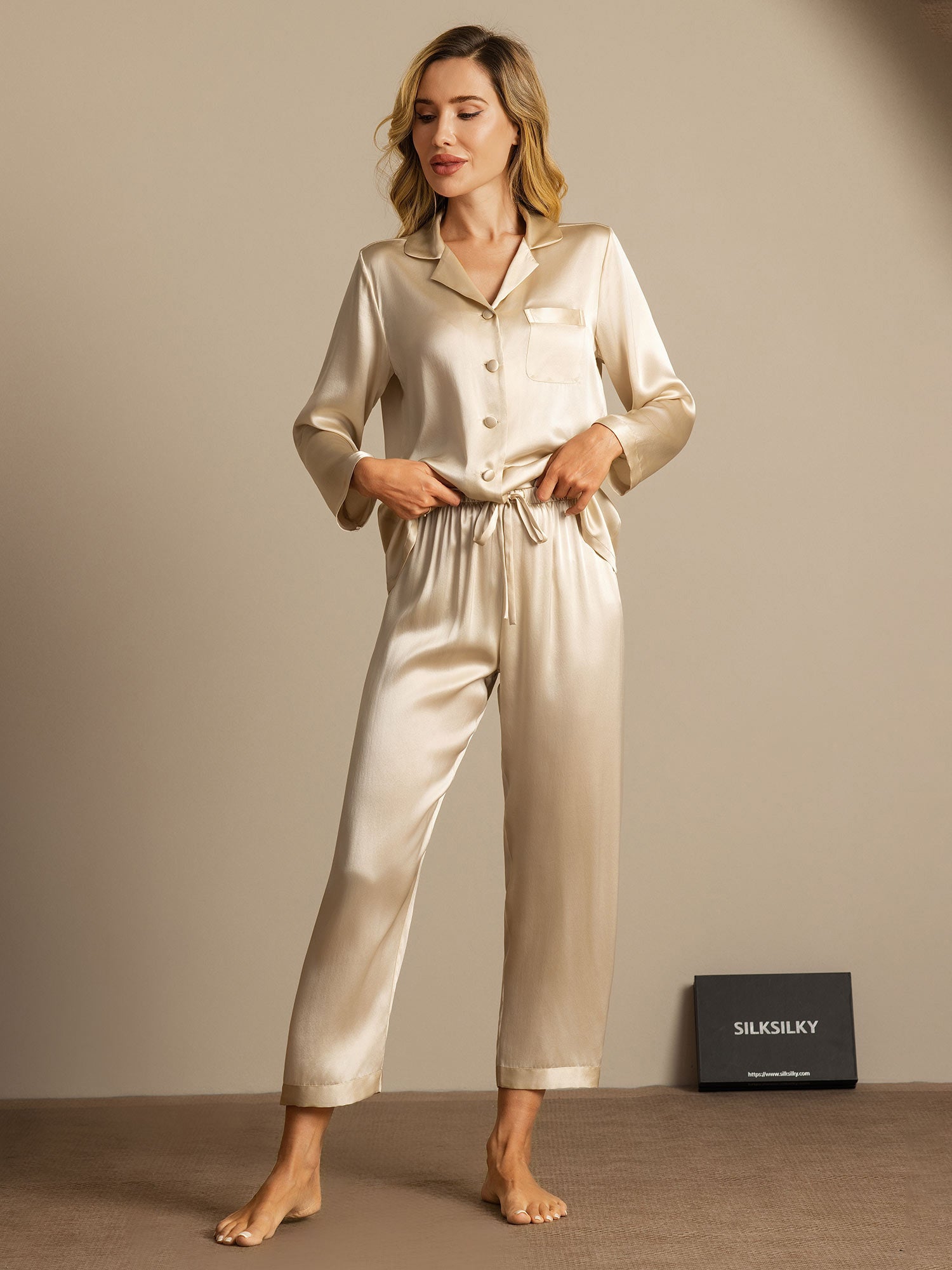 Pijama de seda pura con botones para mujer
